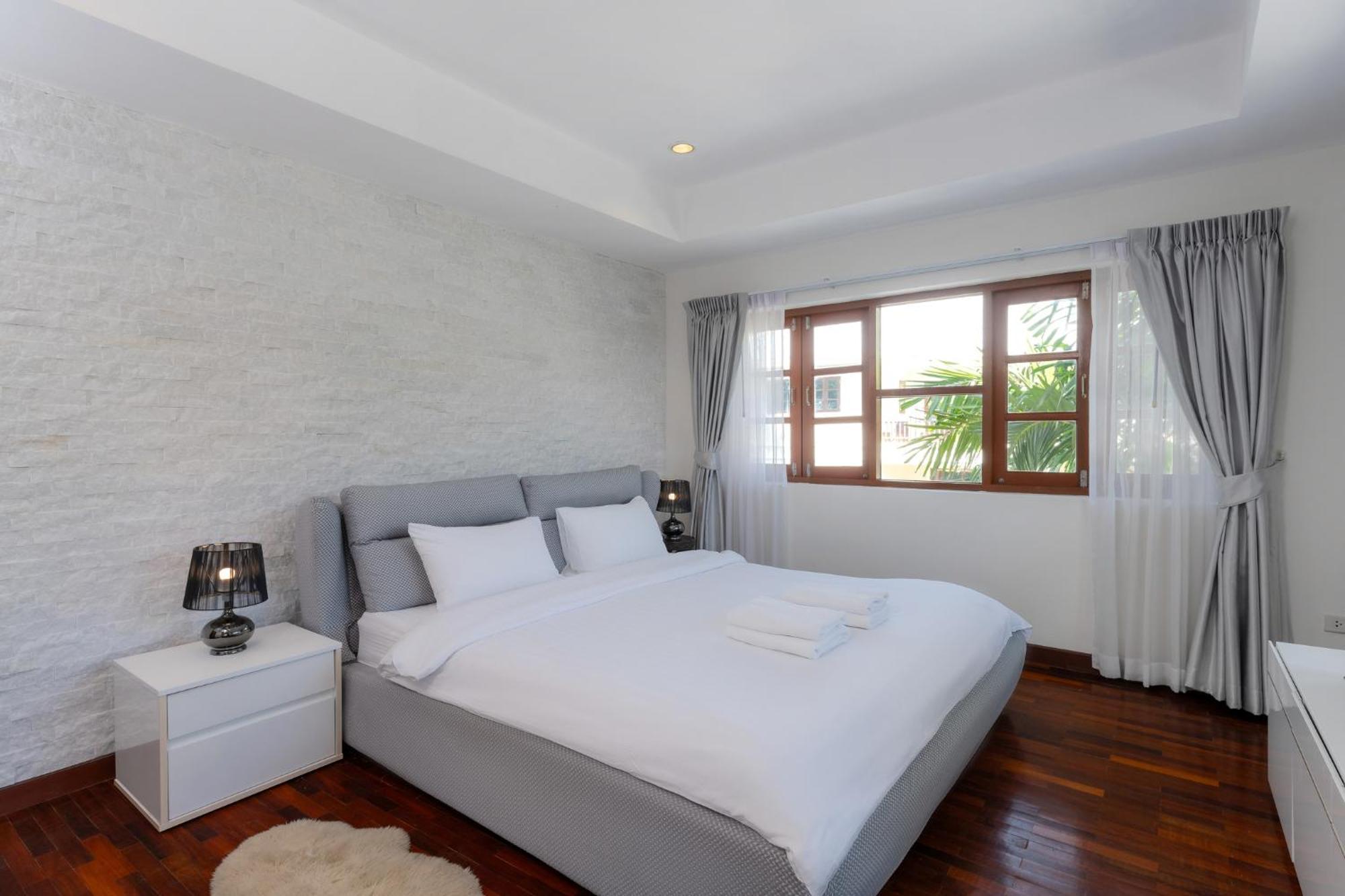 Stunning Villa With Pool And Tropical Garden Hua Hin Exterior photo